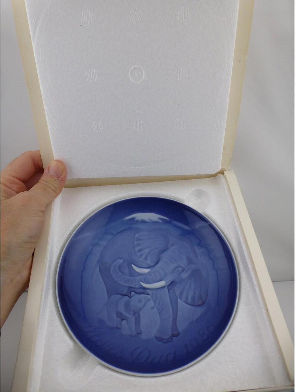 1986 Bing & Grøndahl Mother's Day Plate "Mother & Child" Porcelain Denmark C3 - Picture 6 of 9
